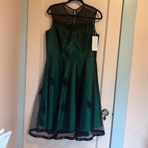 Green taffeta retro prom dress with black lace overlay